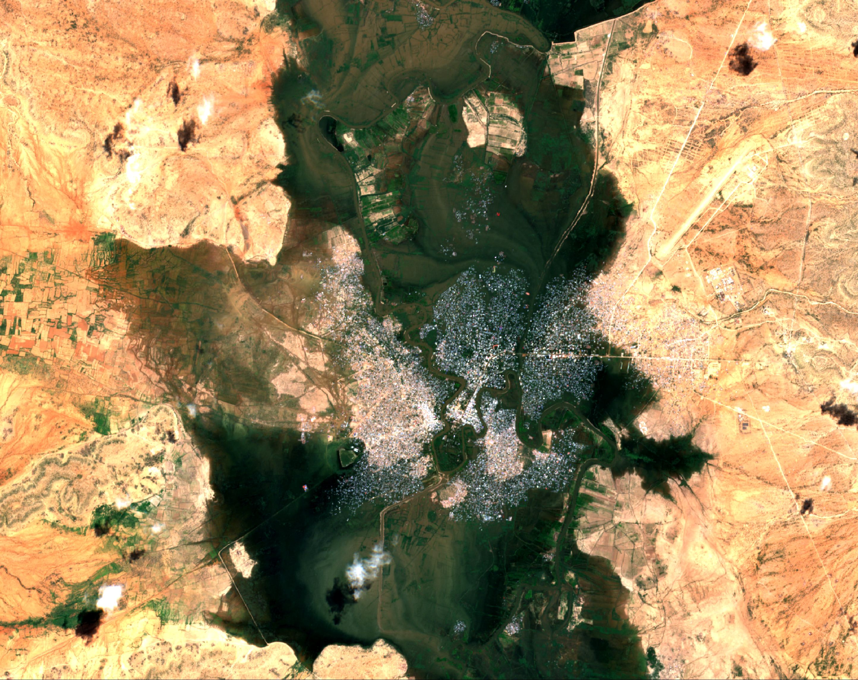 https://cdn.hotosm.org/website/flooding.png